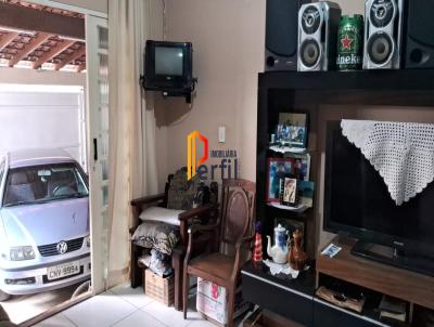 Casa Usada para Venda, em Pindamonhangaba, bairro Parque São Domingos, 2 dormitórios, 1 banheiro, 3 vagas